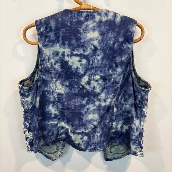 Chico’s Artsy Beaded Appliqué Acid Wash Denim Vest Size 2/Large - Picture 5 of 5